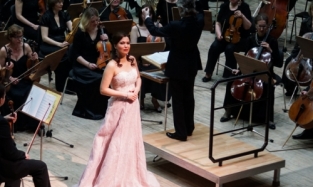 Оперная дива Лехина поставила точку в юбилее филармонии